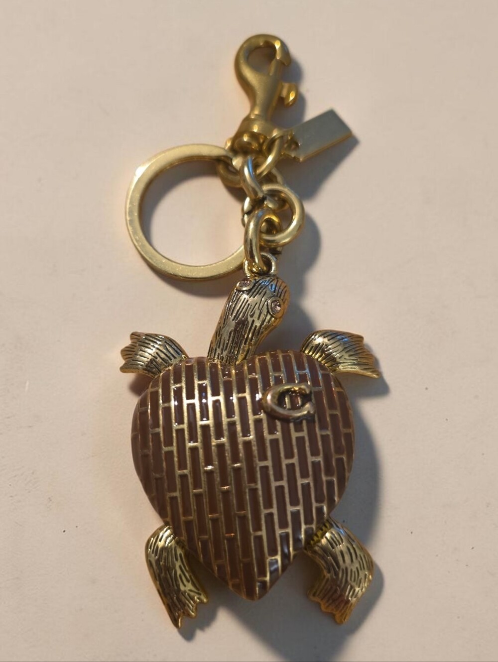 Boutique Nwt Gold Turtle Heart Keychain Charm .